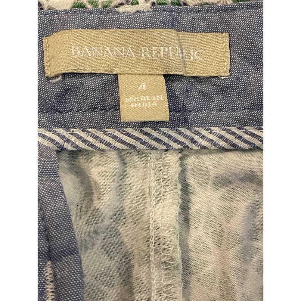 Banana Republic Shorts Women's Size 4 Chino Casual Cotton Cuffed Green Patterned